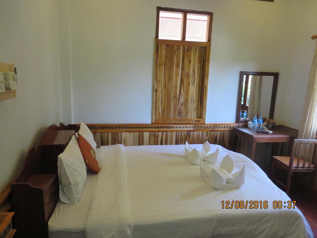 Namkhan Riverside Hotel Luang Prabang Exterior photo