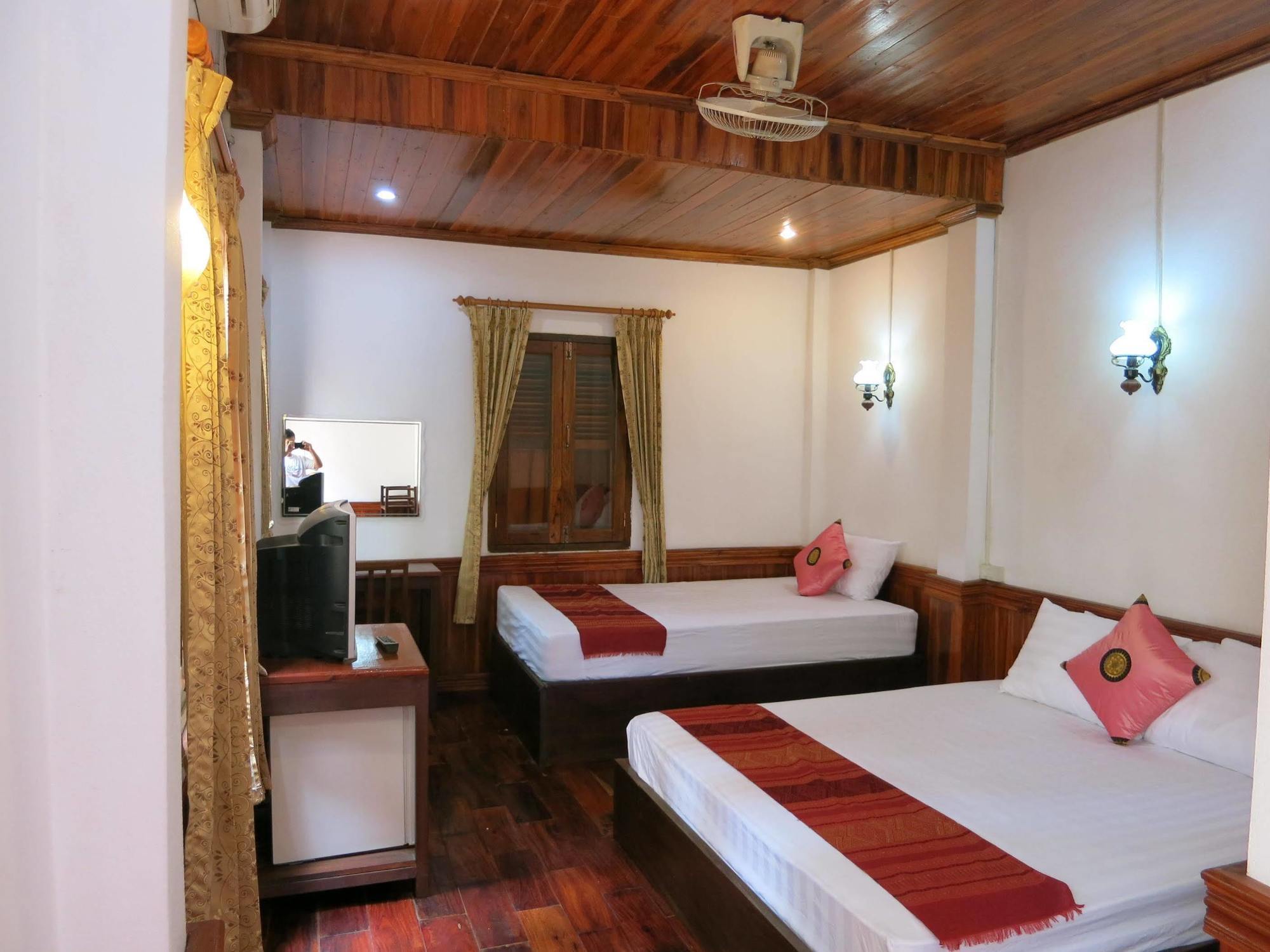 Namkhan Riverside Hotel Luang Prabang Exterior photo