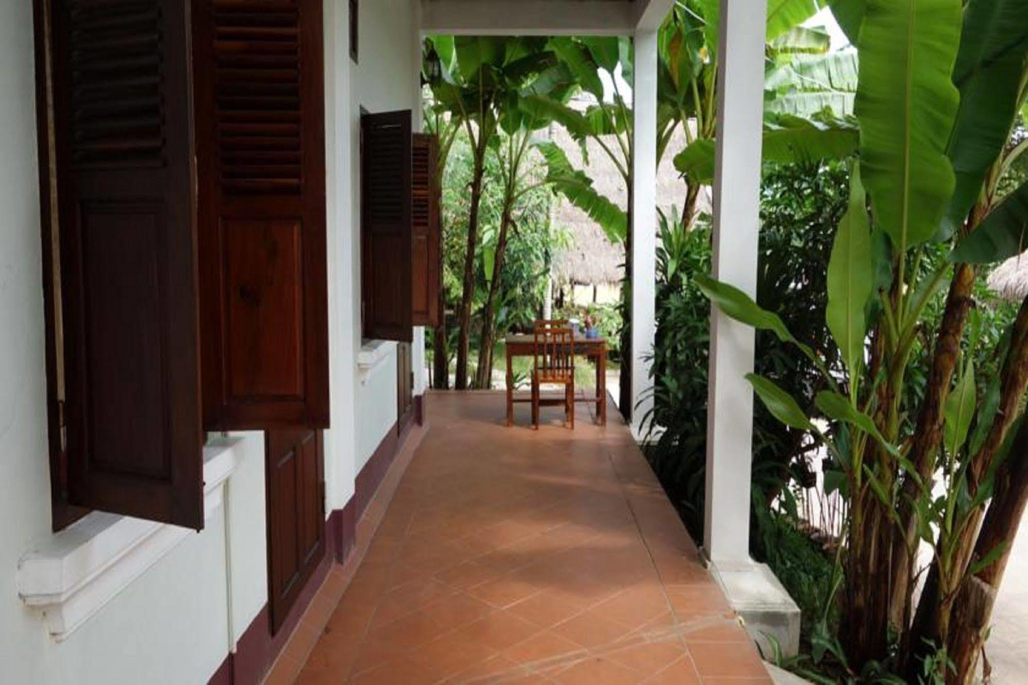 Namkhan Riverside Hotel Luang Prabang Exterior photo
