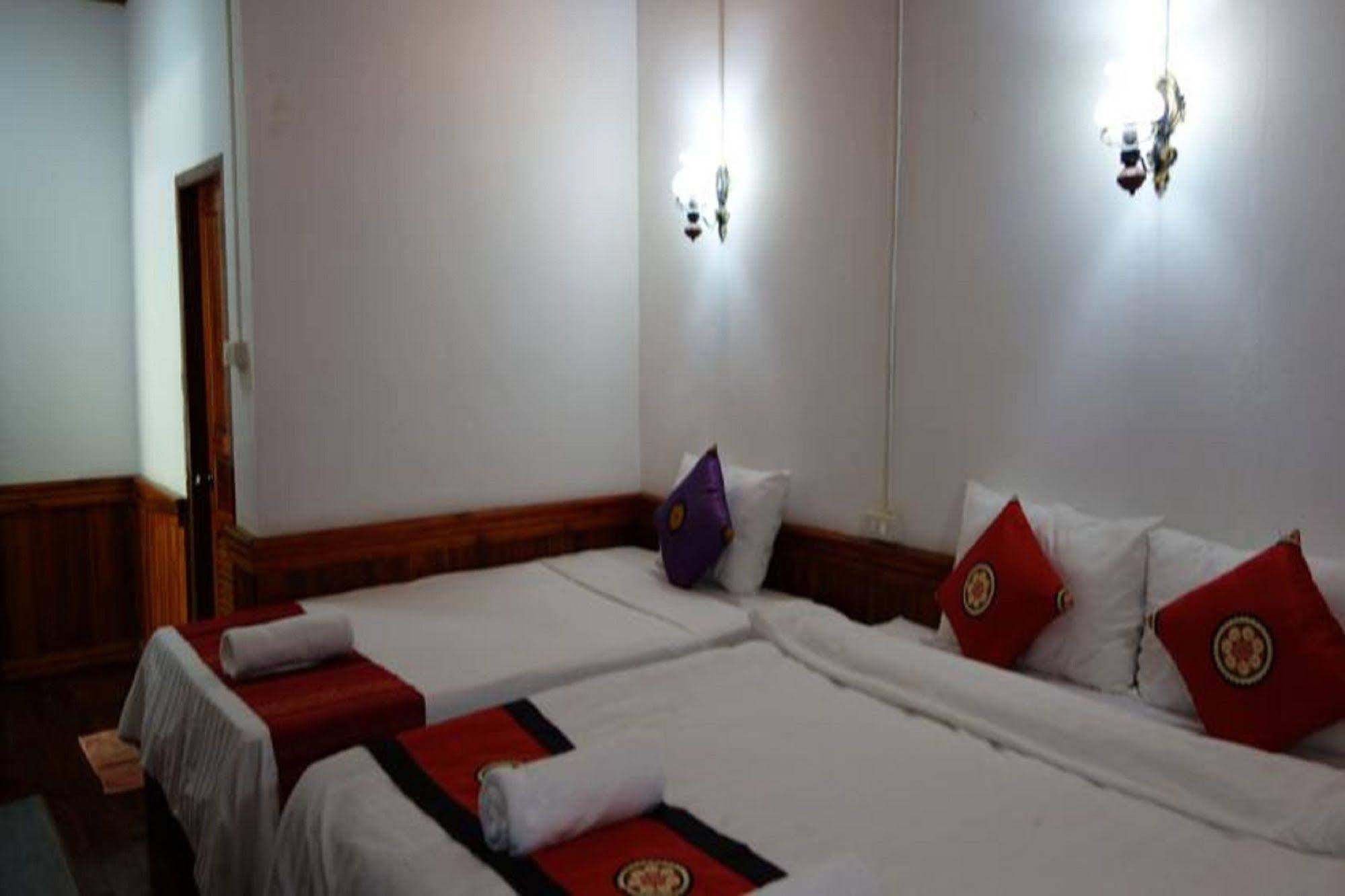 Namkhan Riverside Hotel Luang Prabang Exterior photo