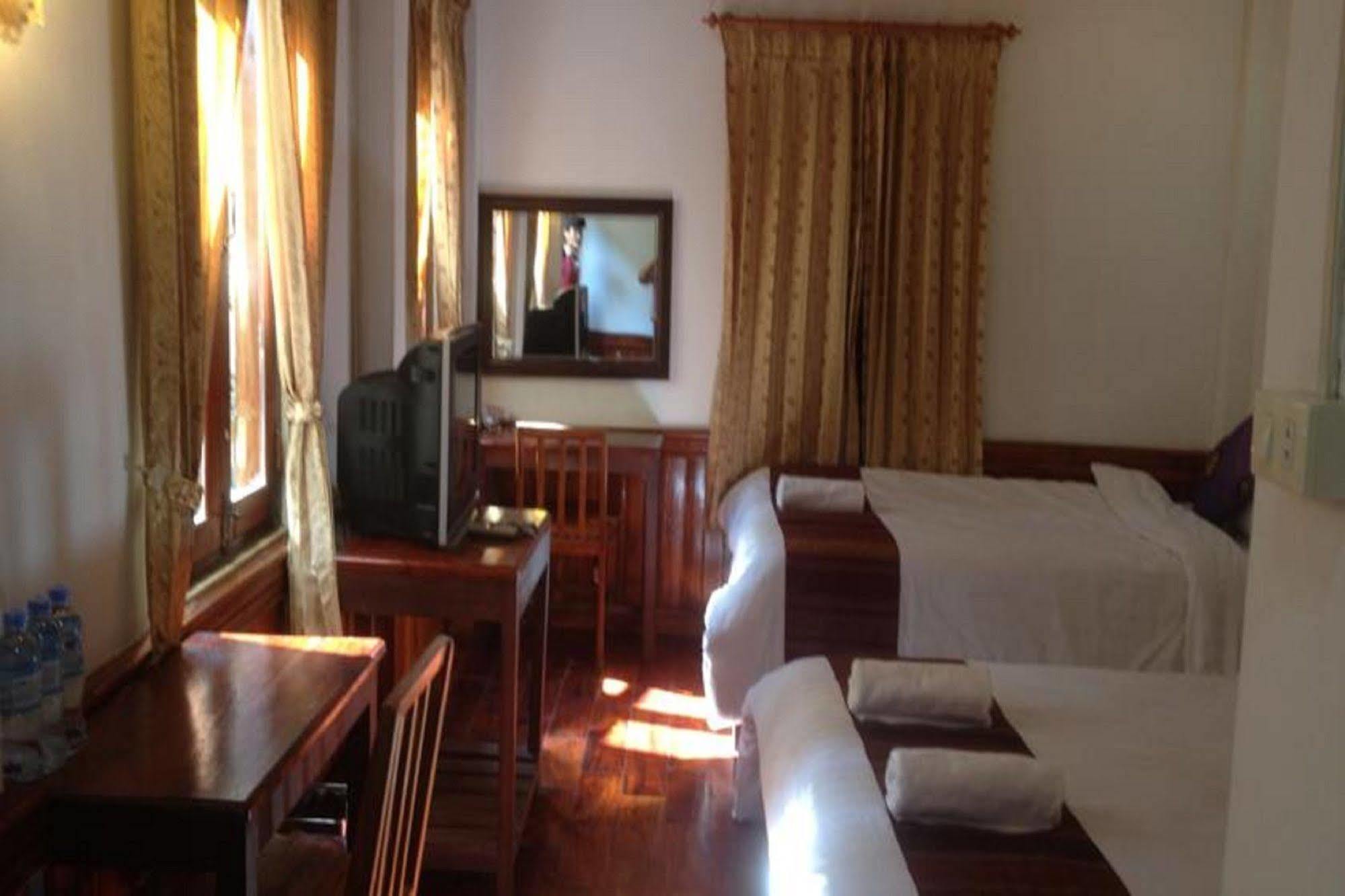 Namkhan Riverside Hotel Luang Prabang Exterior photo